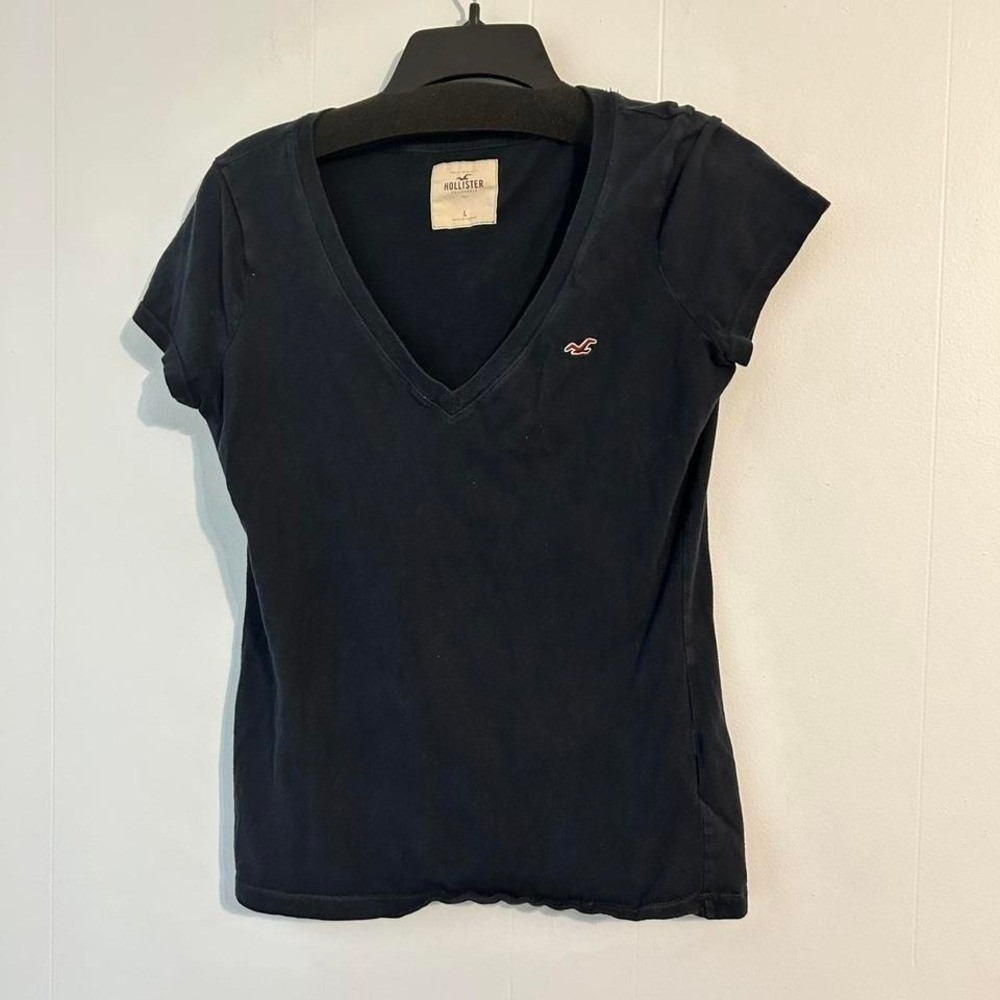 Hollister Womens Black V-Neck Short Sleeve Embroidered Logo T-Shirt Size‎ L